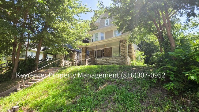 Foto del edificio - Welcome Home to This Bright & Inviting 4 Bed, 2 Bath