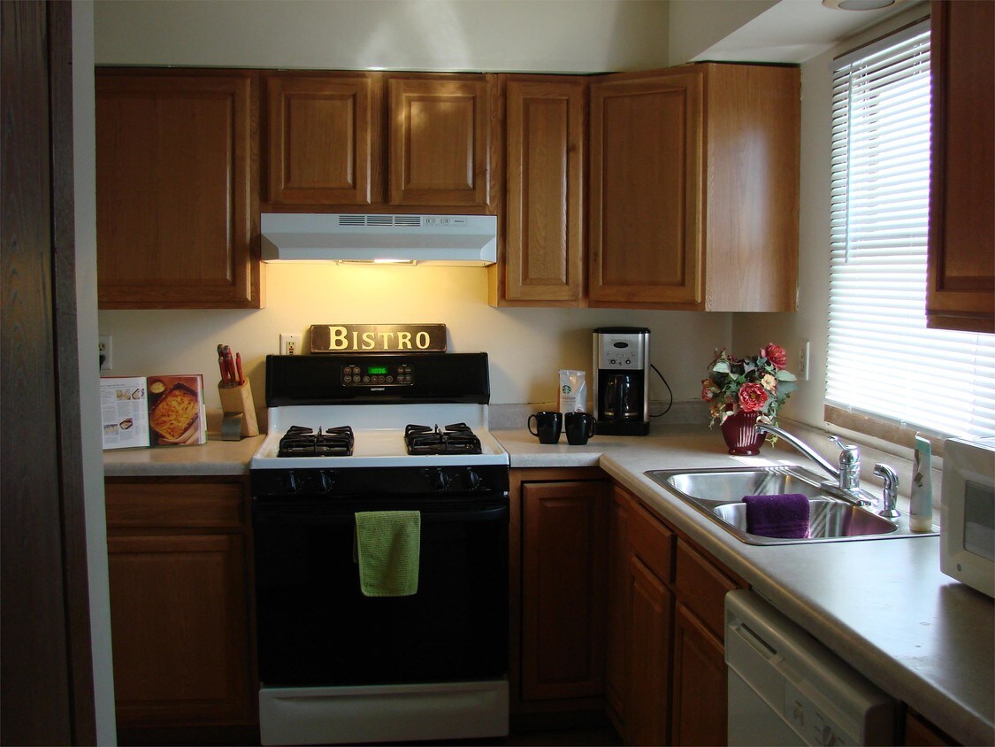 Primary Photo - 2523 Hebron Ave