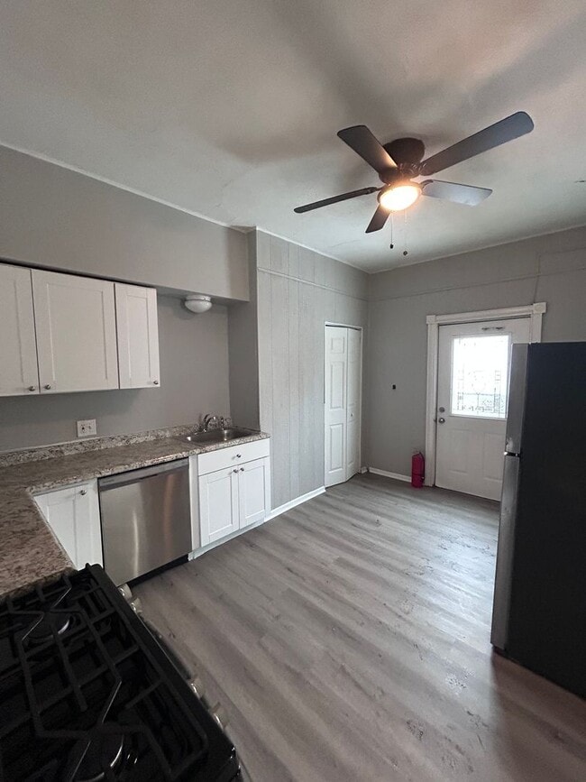 Building Photo - vin4033