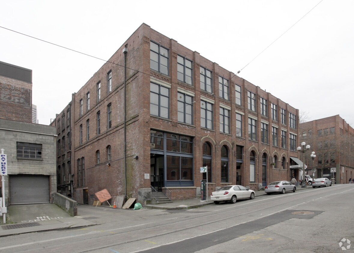 Foto del edificio - 323 1st Ave S