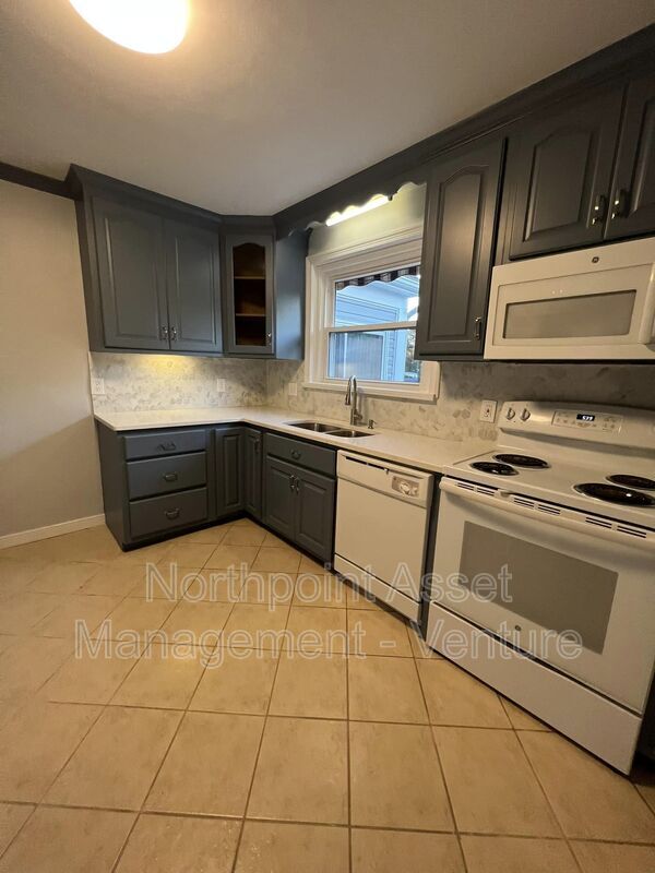 Foto del edificio - 1442 Greystone Ave