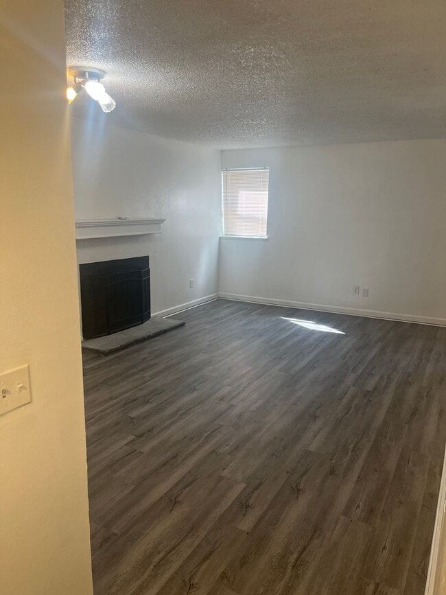 Building Photo - Spacious 1BR Condo - Available Soon