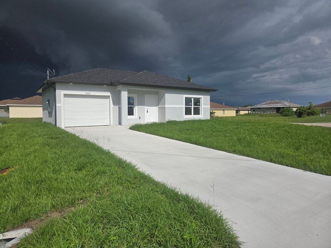 Foto del edificio - BRAND NEW 2/2/1- SW LEHIGH ACRES