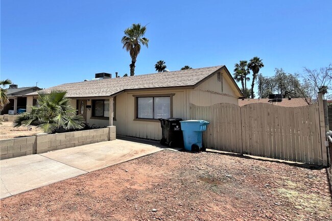 Building Photo - 3725 E Emile Zola Ave