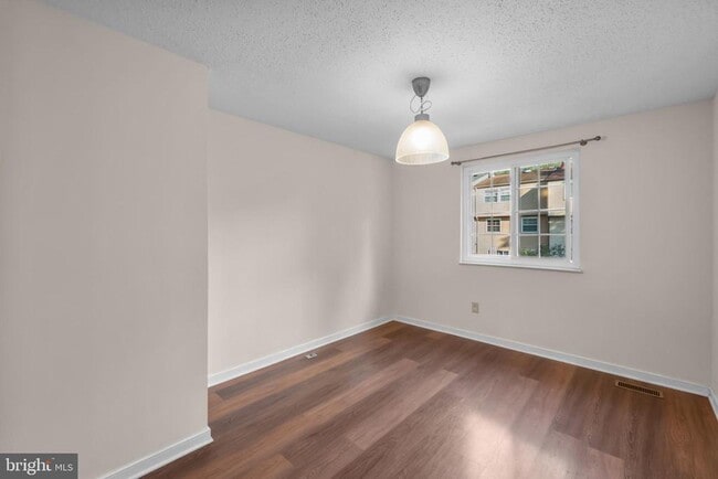 Building Photo - 6832 Heatherway Ct