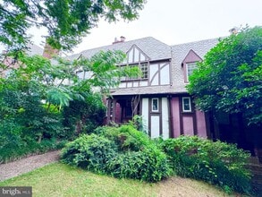 Building Photo - 4417 Volta Pl NW