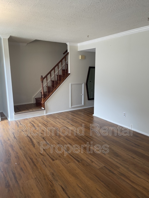 Building Photo - 7934 Clovertree Ct