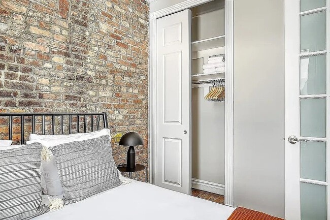 Building Photo - 248 Mott St