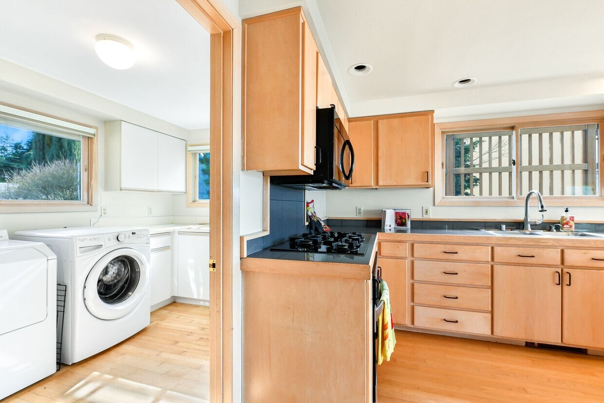 Primary Photo - Fantastic South Hill Home for Rent!!!!