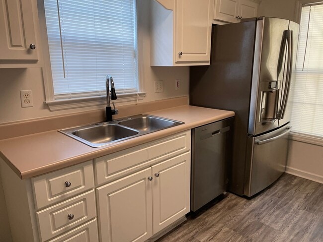 Building Photo - LOCATION - Close to everything Augusta. Updated townhome in West Wheeler Townhomes move in ready