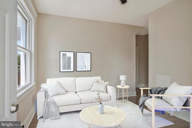 Foto del edificio - 1003 Walnut Ave
