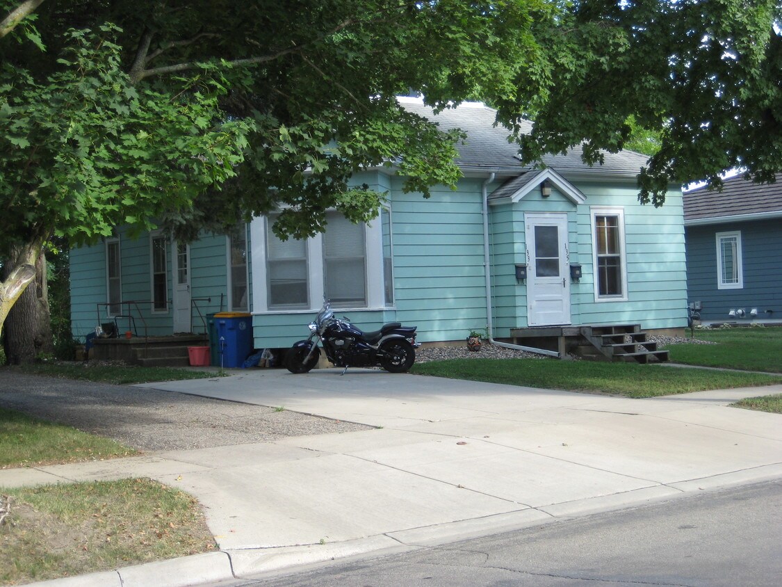 Primary Photo - 135 Franklin Ave