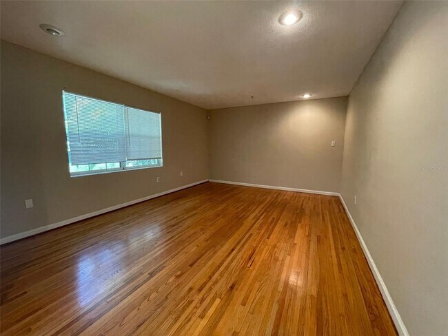 Foto del edificio - 1019 Bear Lake Rd