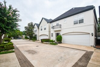 Building Photo - 2124 Nantucket Dr