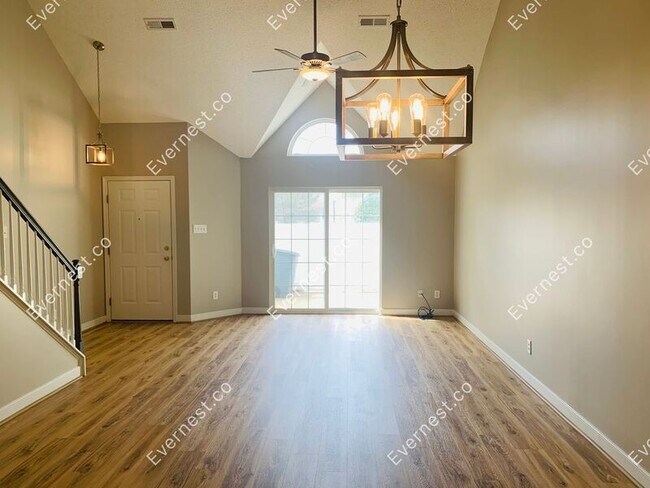 Foto del edificio - 4610 Twin Hickory Lake Dr