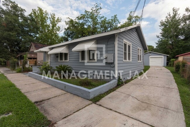 Foto del edificio - 1560 W 17th St