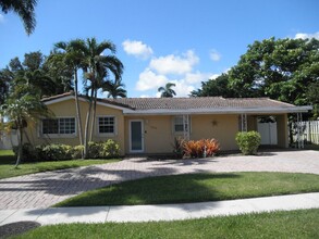 Building Photo - 1154 W Camino Real