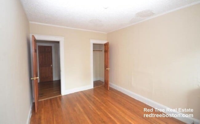 Building Photo - 244 Kelton St