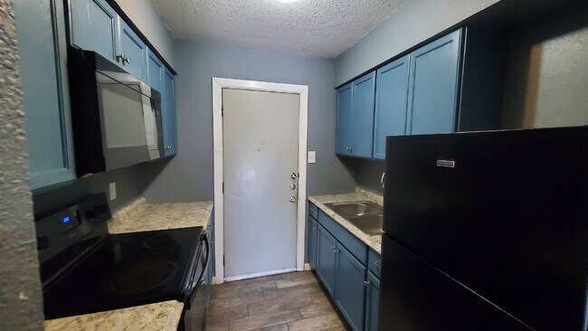 Building Photo - Apartment Near Irving Hospital District