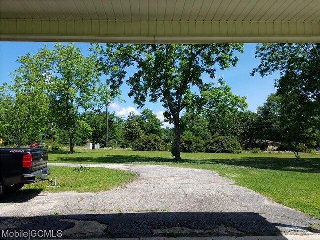 Building Photo - 9301 Spice Pond Rd
