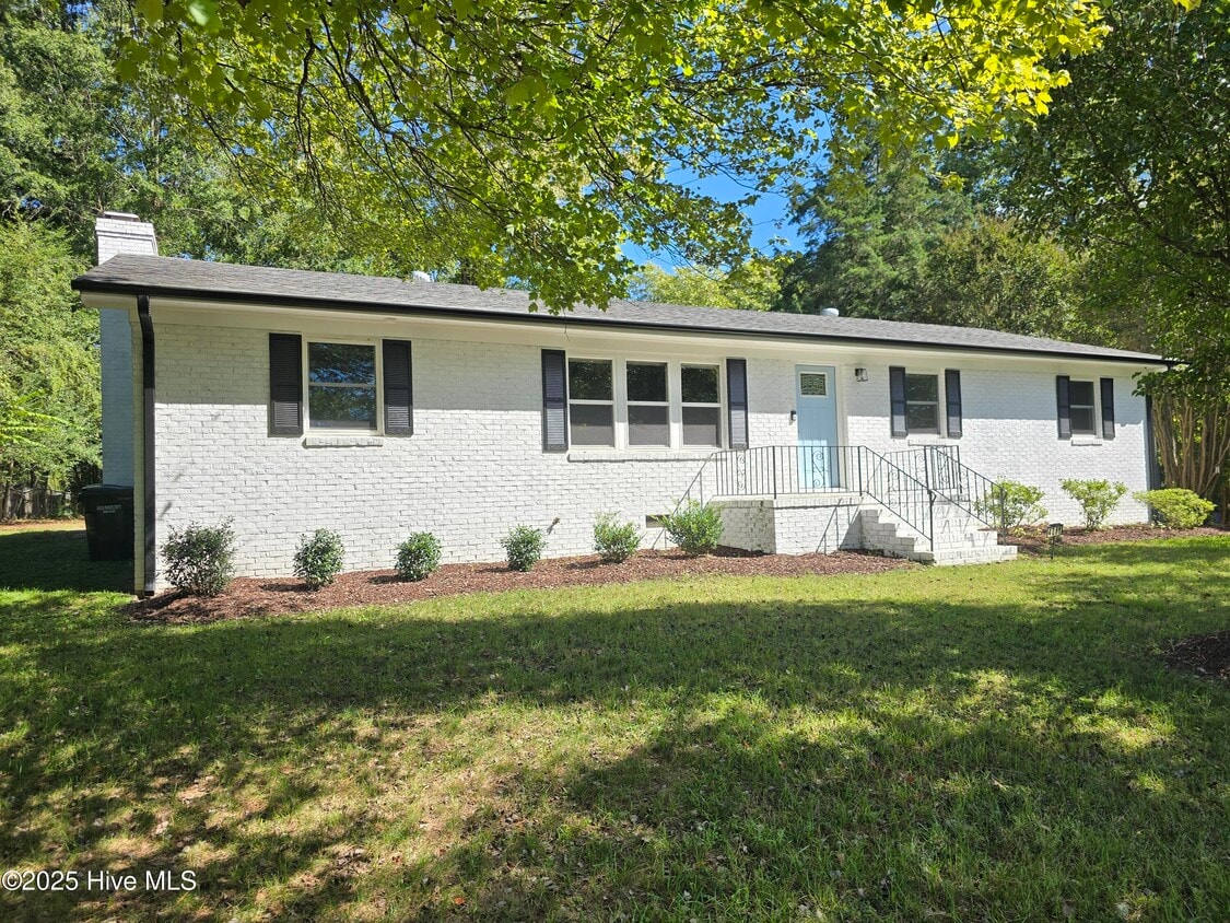 Foto principal - 4011 Garrett Rd