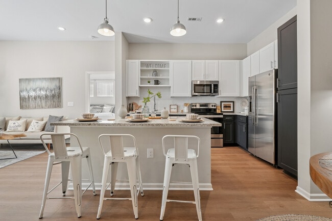 Building Photo - Avalon at Palisades