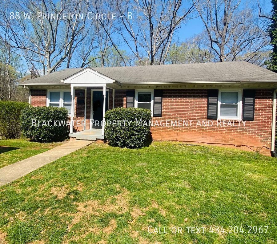 Primary Photo - 2 Bedroom Apartment off Rivermont Avenue!
