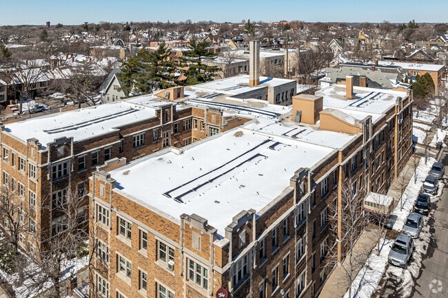 Paneles solares de techo - Belmont Apartments