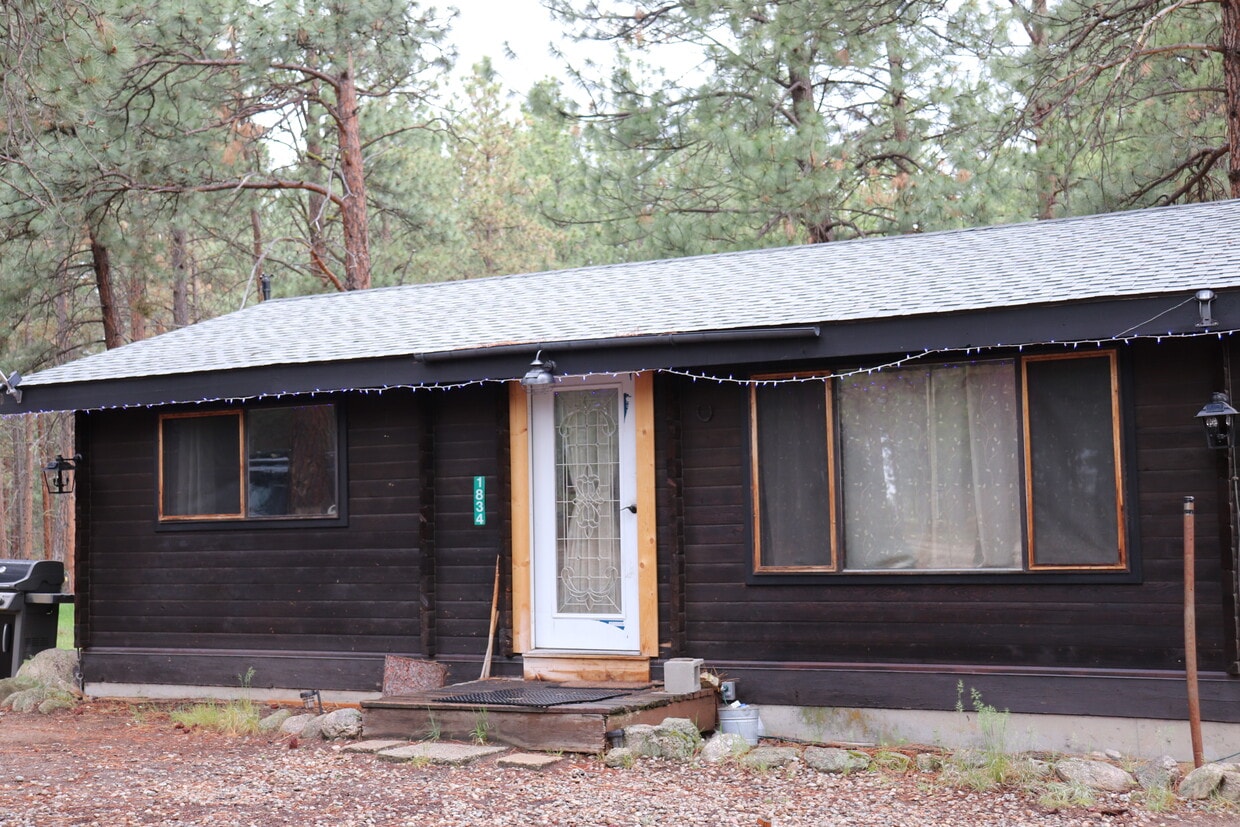 Primary Photo - 1834 Mountain Meadow Ln