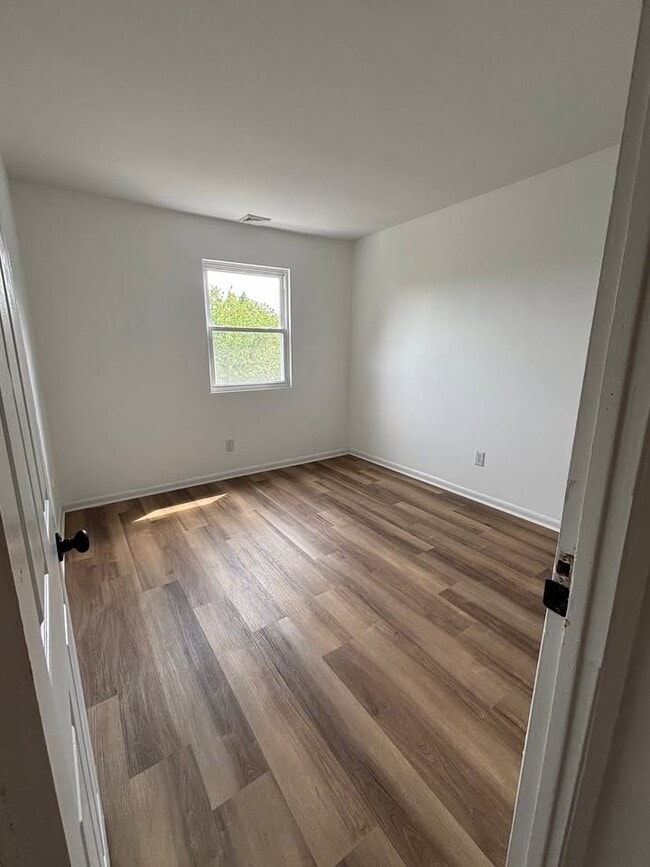 Foto del edificio - 163 Salem Rd