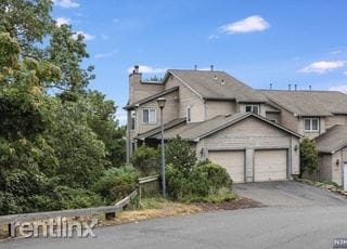 Primary Photo - 1 br, 1.5 bath House - 406 Heights Dr