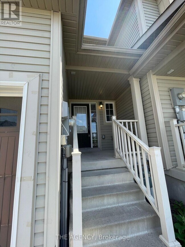 Photo du bâtiment - 111 Bisset Ave