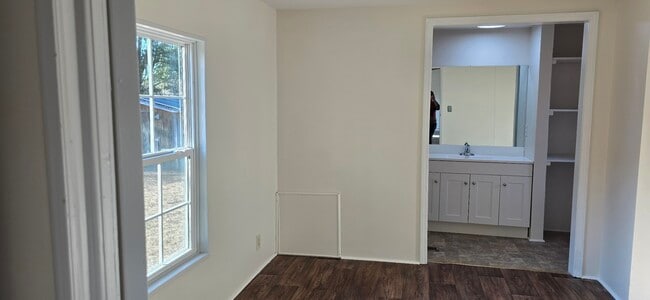 Building Photo - 101 Hudson Ln