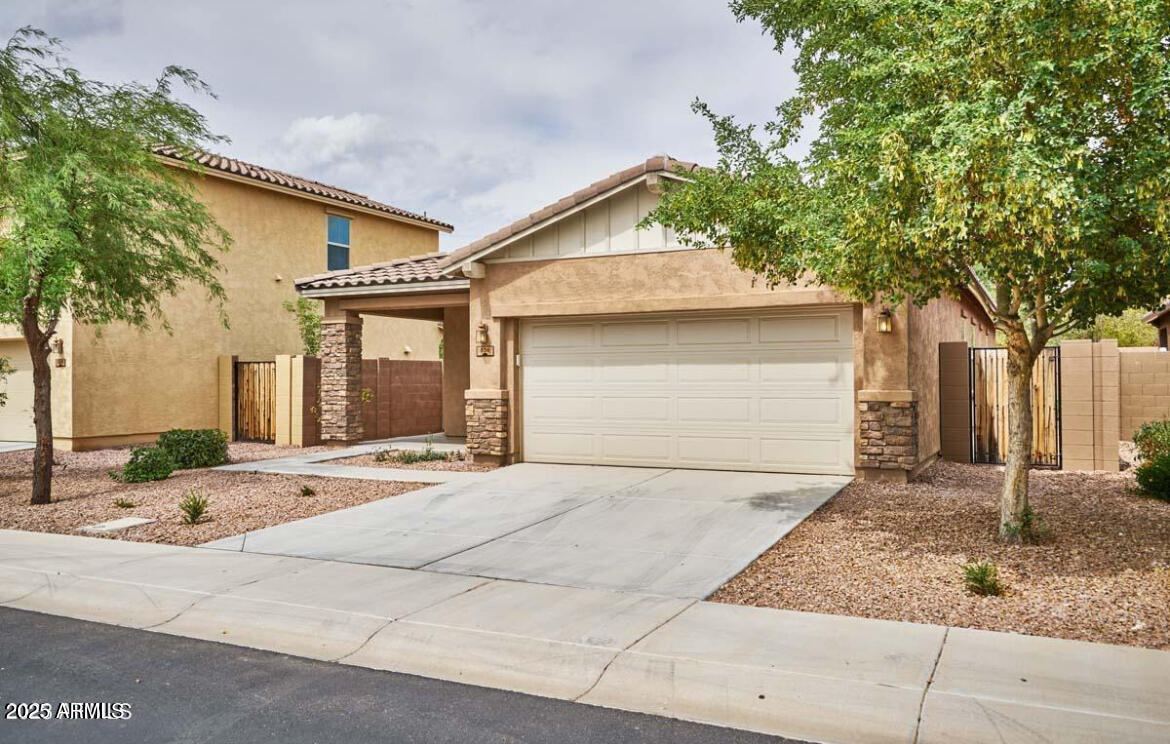 Foto principal - 836 E Harrison St