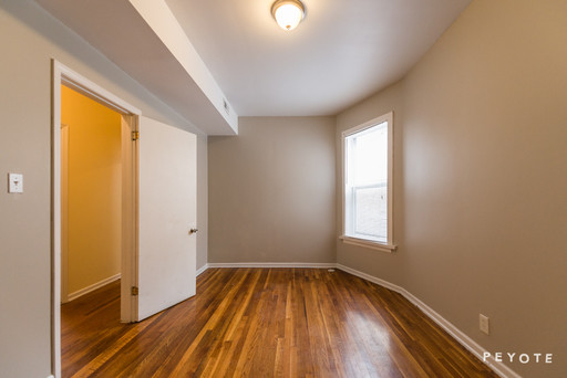 Building Photo - 6215 S Rhodes Ave