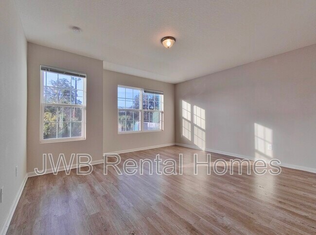 Building Photo - 9085 Cocoa Ave