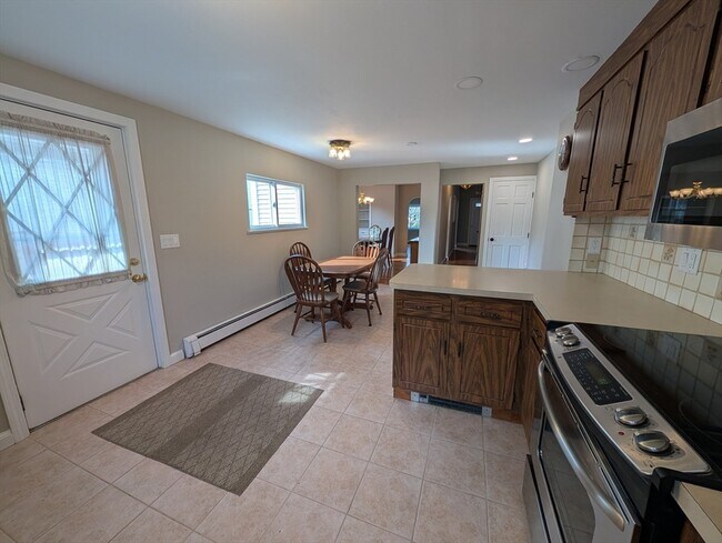 Foto del edificio - 55-57-57 Dell Ave