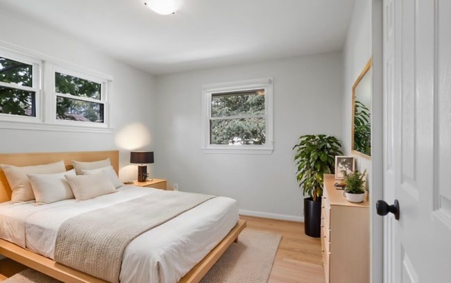 Photo - 5954 Kedron St House