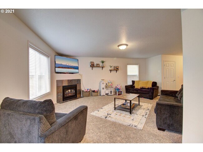 Foto del edificio - Gorgeous 3BD Home in Whipple Creek! Minute...