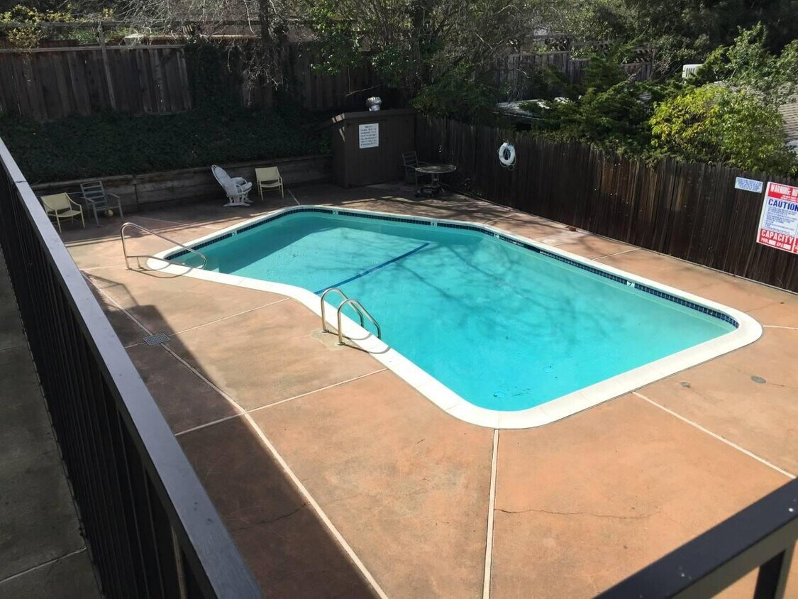 Foto del edificio - 875 Sir Francis Drake Blvd