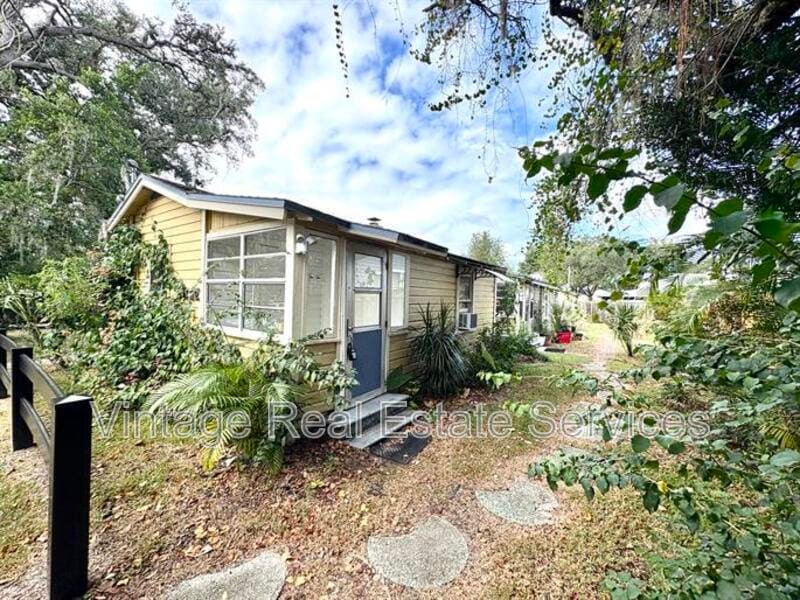 Foto principal - 309 W Comanche Ave