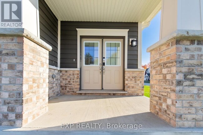 Photo du bâtiment - 380 Beechwood Forest Ln