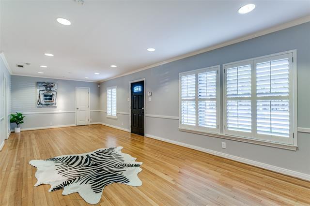 Foto del edificio - 5214 W Mockingbird Ln