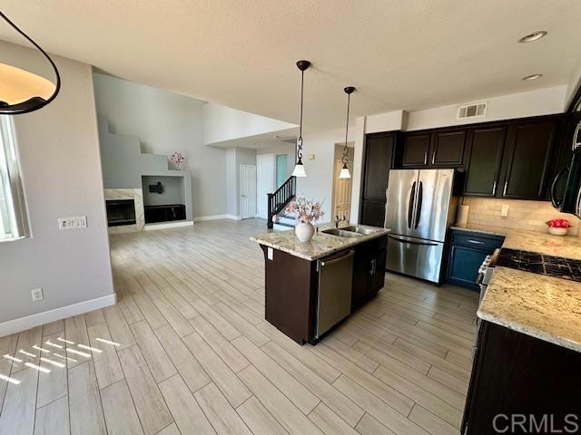 Foto del edificio - 1761 Vesper Ln