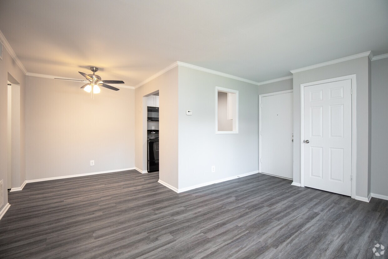 1HAB,1BA-Royale Reno - Free heat, hot water, water & sewer, and t...