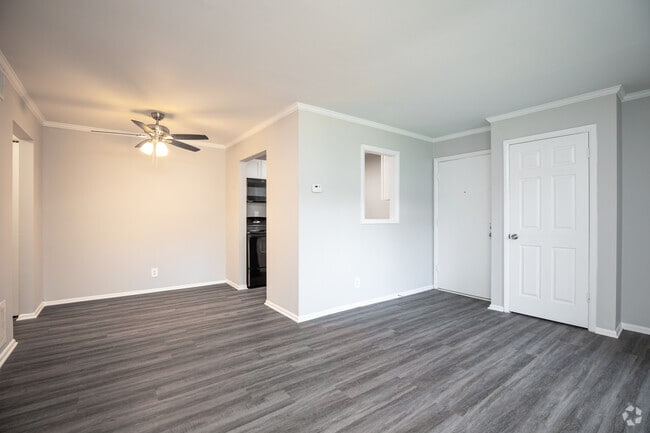 1BR,1BA-Royale Reno - Free heat, hot water, water & sewer, and t...