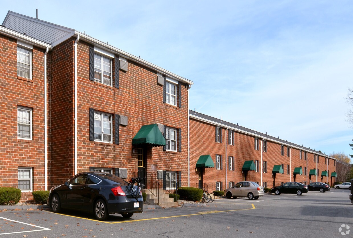 Pilgrim Village Apartments West Springfield, MA