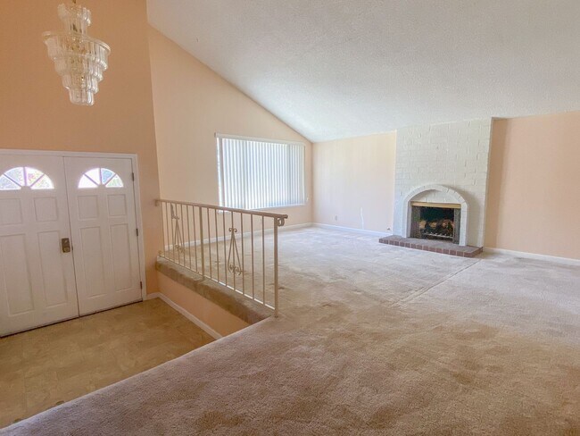 Building Photo - Mission San Jose District- 4 Bedroom 2.5 b...