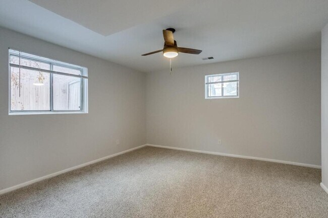 Foto del edificio - 13489 W Auburn Ave