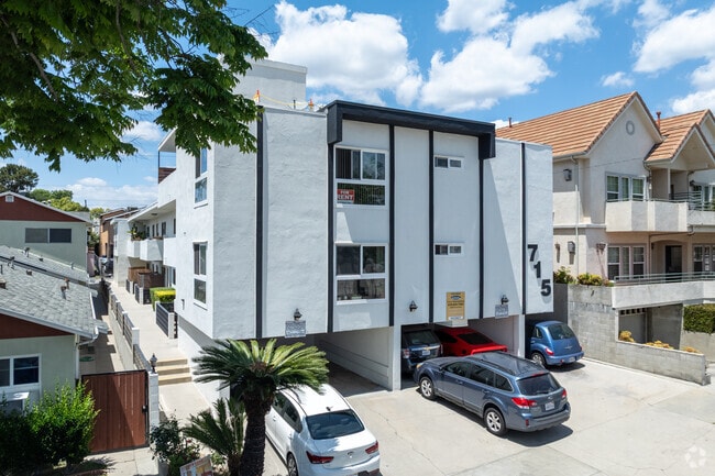 Building Photo - 715 E. Providencia Ave